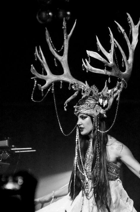 Zoe Jakes! My mom gave me some natural deer antlers that I want to use for something like this. Zoe Jakes, Bouchra Jarrar, Retro Mode, Belly Dancers, Belly Dance, Costume Design, Headdress, Antlers, Wearable Art