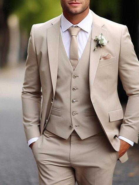 Beige Suit For Men Wedding, Men Suits For Quinceanera, Mens Creme Suit, Men’s Colored Wedding Suit, Men Suits Beige, Cream Wedding Tuxedo Groom Suits, Tan Color Suits For Men, Classic Groom And Groomsmen Attire, Groom Attire Champagne