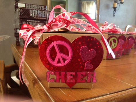 "Peace, Love & Cheer" - Valentine for cheer teammates and coach (Chinese takout box filled with candy) Cheerleader Valentine Box Ideas, Cheer Gift Bags, Cheers Theme, Vday Party, Valentine Box Ideas, Cheerleading Ideas, Cheer Things, Valentine Boxes, Cheer Ideas