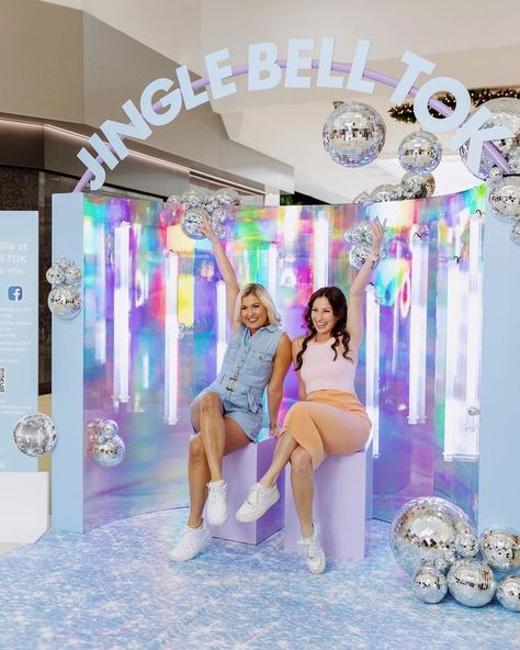 Little & Large (@little.and.large.events) • Instagram photos and videos Photo Booth Ideas For Parties, Exhibit Booth Design, Photo Activation, Beauty Brand Ideas, Interactive Booth, Party Corner, Influencer Event, Beauty Exhibition, Activation Ideas