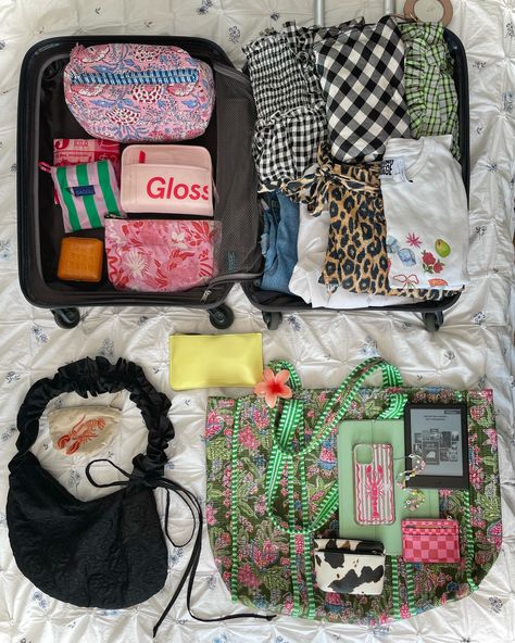 summer packing 🌺🐚🦞🫧 Small Suitcase Packing, Digital Content Creator, Summer Packing, Travel Bag Essentials, Carry On Packing, Small Suitcase, Packing Organizers, Girls Tote, Outdoor Backpacks