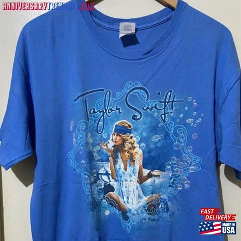 Taylor Swift First Album, Victoria Secret Perfume Body Spray, Eras Tour 2023, Swift Outfits, Music Country, Taylor Swift Shirts, Country Tees, Taylor Swift Fearless, Victoria Secret Perfume