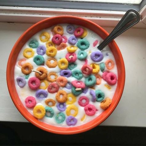 Clay Cereal Bowl, Fruit Loops Cereal, Crunch Berries, Bowl Of Cereal, Types Of Chocolate, Cinnamon Toast Crunch, Cinnamon Toast, Food Projects, Fruity Pebbles