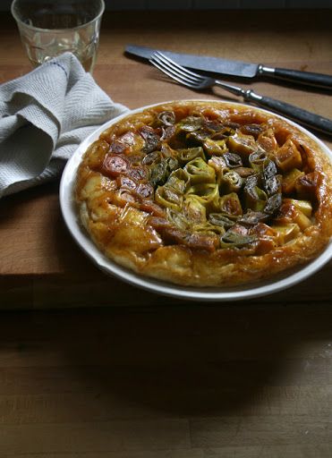 Leek tarte tatin Tart Recipes Savory, Leek Tart, Vegetable Tart, Savory Tart, Entertaining Recipes, Tart Recipes, Culinary Arts, Leeks, Lunches And Dinners