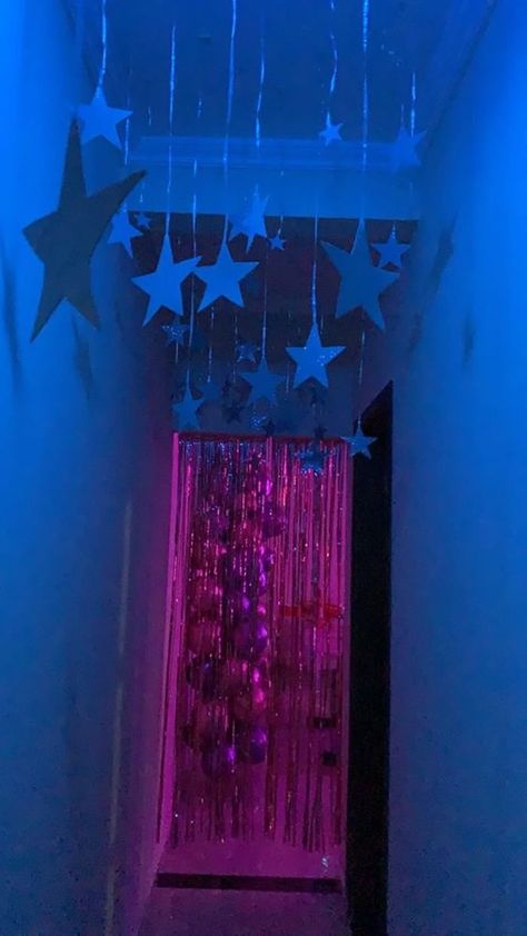 17 Doğum Günü, 15th Birthday Party Ideas, 18th Birthday Party Themes, Sweet Sixteen Birthday Party Ideas, 17th Birthday Ideas, Glow Birthday Party, 21st Bday Ideas, Disco Birthday Party, Neon Birthday