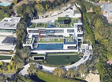 Michael Strahan is a former American football defensive end. He lives in a mansion in Los Angeles, California. Michael Strahan’s House The post Michael Strahan’s House first appeared on President House. Large Mansion, Bel Air Mansion, Mansion Homes, Dream Mansion, Mega Mansions, Rich Home, Modern Mansion, Mansions Luxury, Luxury Homes Dream Houses