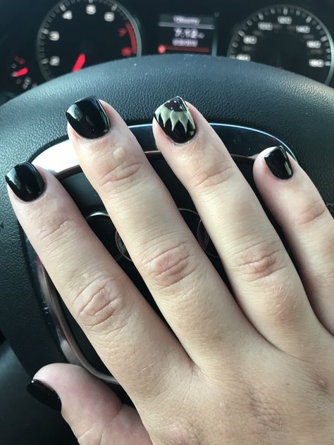 Short black acrylic sunflower nails Short Nails Sunflower, Short Acrylic Nails Sunflower, Black Nails With Sunflower, Black Sunflower Nails, Black Nails Sunflower, Sunflower And Skull Nails, Sunflower Nails, Black Acrylics, Makeup Nails