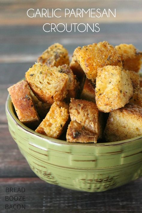 Parmesan Croutons, Bread Booze Bacon, Crouton Recipes, Leftover Bread, Croutons Homemade, Easy Family Dinners, Easy Bread Recipes, Easy Bread, Garlic Herb