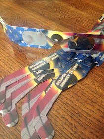 Classical Homemaking: Worry-Less Eclipse Glasses for Kids Using a Paper Plate Eclipse Drink, Solar Eclipse Kids, Eclipse Party, Recipes Vintage, Eclipse Glasses, Solar Eclipse Glasses, Path Of Totality, Safety Glasses, Diy Recipes