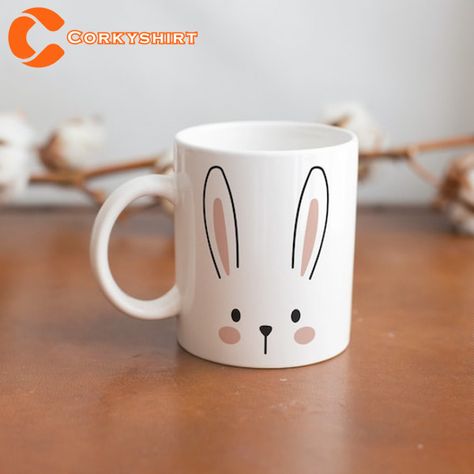 Cute Mug Ideas, Bunny Pottery, Painting Cups, Easter Mugs, Bunny Mug, Rabbit Drawing, Diy Pottery Painting, Flower Pot Design, Ceramic Bunny