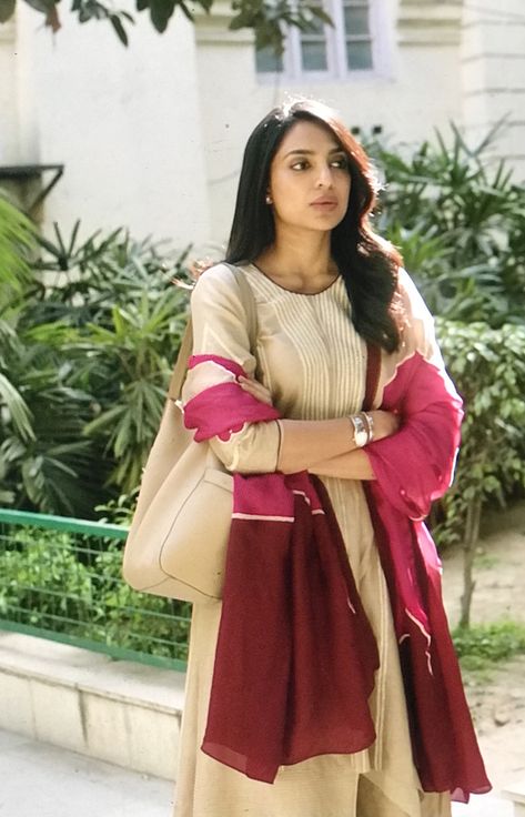 Tara Khanna Outfits, Tara Khanna Made In Heaven Outfits, Shobhita Dhulipala Made In Heaven, Samantha Ruth Prabhu Outfits, Shobita Dhulipala Made In Heaven, Made In Heaven Tara Khanna, Tara Khanna, Kurti Casual, Sobhita Dhulipala