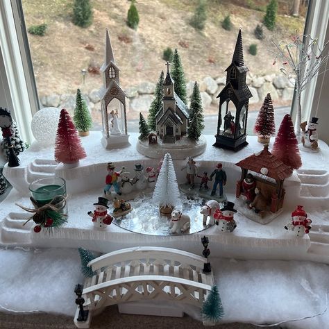 Styrofoam Ski Slope Mountain for Christmas Villages Lemax - Etsy Brasil Model Train Table, Lemax Christmas Village, Ski Slope, Lemax Spooky Town, Lemax Christmas, Spooky Town, Christmas Village Display, Village Display, Halloween Village