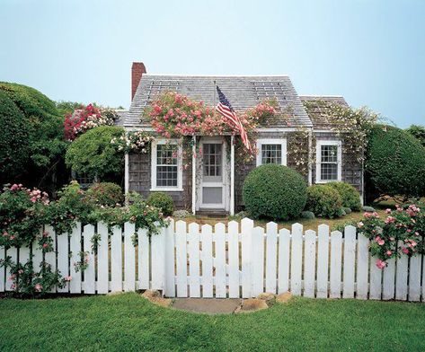 caught my eye + deals 8.7.20 | 320 * Sycamore Short Fence, Nantucket Cottage, Nantucket Style, Cute Cottage, White Picket Fence, Modern Fence, Beach Cottage Decor, Beach Cottage Style, Backyard Fences