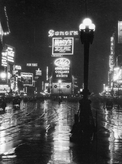 1920s New York, City Images, Nyc Vintage, Roaring 1920s, Penn Station, By Any Means Necessary, Jazz Age, Vintage New York, Lower Manhattan