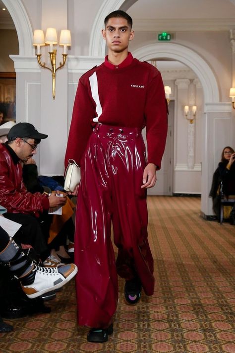 Runway Fashion Vintage, Mens Runway Fashion, Haute Couture Style, High Fashion Men, Mode Editorials, Genderless Fashion, Dress Men, Runway Fashion Couture, Queer Fashion