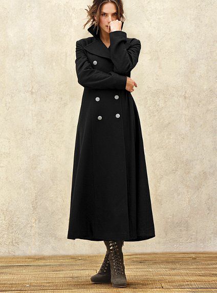 Maxi coats Sherlock Coat, Long Black Coat, Best Bras, Future Clothes, Coat Outfit, Military Coat, Maxi Coat, Lovely Clothes, Coat Outfits