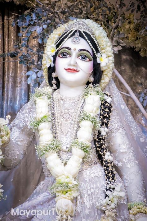 Krishna Side Face, Krishna Face, God Illustration, Little Kanha Ji Images, Srimati Radharani, Side Face, Old Bollywood Songs, Radhe Krishna Wallpapers, Radhe Shyam