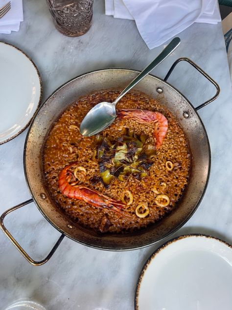 Paella Photography, Paella Aesthetic, Spanish Paella, Food Rice, Sunday Lunch, Fancy Desserts, Spanish Food, Insta Stories, Rice Recipe