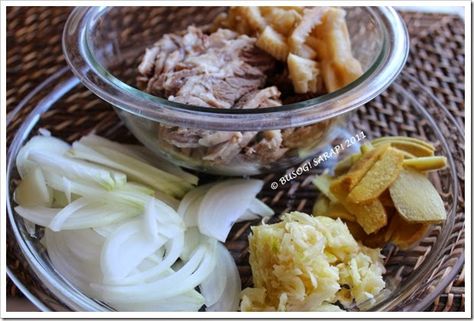 GOTO (FILIPINO BEEF CONGEE) INGREDIENTS1© BUSOG! SARAP! 2011 Beef Congee, Goto Recipe, Chicken Congee, Turmeric And Pepper, Filipino Street Food, Beef Tripe, Month Of November, Vegetable Medley, Beef Bones