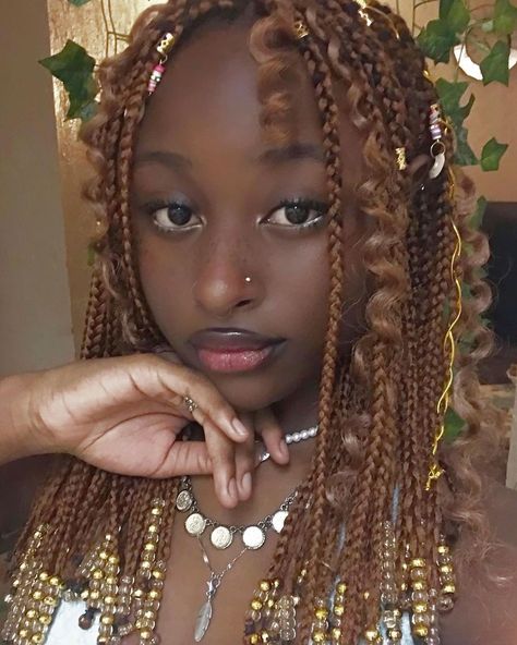 Bohemian Braids Hairstyles, Macthing Pfps, Melanin Aesthetic, Bohemian Braided Hair, Hippie Grunge, Bohemian Braids, Hairstyle Inspiration, Braids With Beads, Women's Beauty