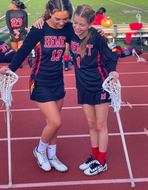 Lacrosse Uniform Woman, Sports Uniform Aesthetic, Women’s Lacrosse Aesthetic, Lacrosse Pictures, Lax Aesthetic, Girls Lacrosse Aesthetic, Girls Lacrosse, Lacrosse Team Pictures, Lax Outfits