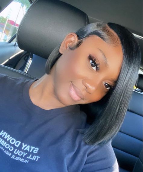 Cute Bobs For Black Women, Quick Weave Bobs For Black Women, Side Part Bob Weave, Bobs For Black Women, Side Braids Hairstyles, Short Hairstyles For Girls, Black Hair Protective Styles, Beautiful Short Hairstyles, Braided Space Buns