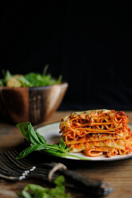 ♂ food photography food styling still life Italian Sausage Lasagne Italian Food Photography, Italian Sausage Lasagna, Sausage Lasagna, Italian Stallion, Resep Pasta, Lasagne Recipes, Dark Food Photography, Chicken Lasagna, How To Simplify