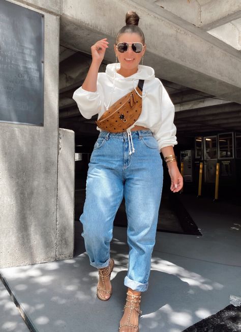 Outfit Ideas With Jeans, Plus Size Mom Jeans, Mom Jeans Outfit Winter, Outfit Curvy, Mid Size Fashion, Atlanta Fashion, Mom Jeans Outfit, Summer Outfit Ideas, Jeans Ripped