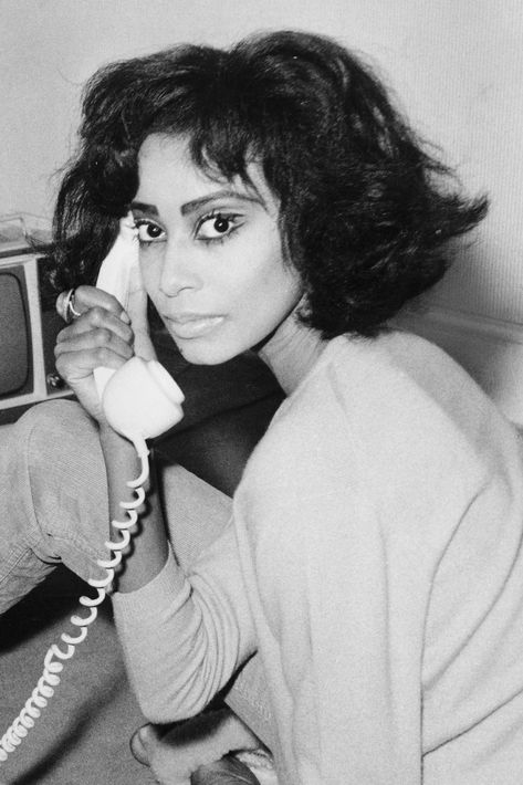 1960s Vintage Hair Celebrities - Essence Old School Hairstyles, Donyale Luna, 70s Black Women, Black Supermodels, 1960s Hair, 60s Hair, Vintage Black Glamour, On The Phone, Black Hairstyles