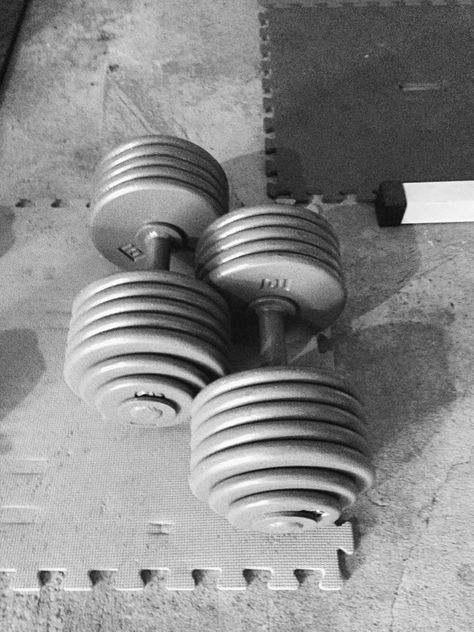 120 pound dumbbells - barn gym Barn Gym, Bodybuilding Pictures, Gym Art, Gym Stuff, Bodybuilding Motivation, Gym Equipment, Bodybuilding, Gym, My Style