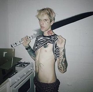 🔗🔗 on Instagram: “- - - - - - #lilpeep #riplilpeep #lilpeepforever #lilpeepfanpage #gustavahr #comeoverwhenyouresober #gothboiclique #gothangelsinner…” Lil Peep Hellboy, Goth Boy, Little Bo Peep, Bo Peep, Look At The Sky, Living Forever, Most Beautiful Man, Rappers, Rap