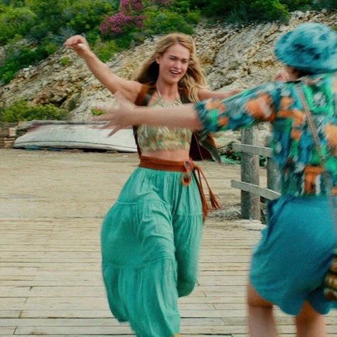 Retrolustt on Instagram: “Young Donna’s Outfits from Mamma Mia! Here We Go Again. Which outfit’s your favourite? • Follow my backup @rettrolust • Mamma Mia! Here We…” Donna Sheridan, Hippie Fits, Decades Fashion, 70 Outfits, 70s Girl, Here We Go Again, Future Style, Maxi Skirt Dress, Mama Mia