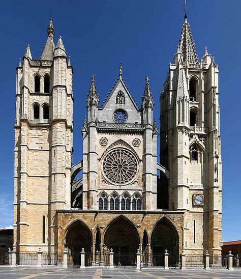 Catedral de León 1 Gothic Style Architecture, French Cathedrals, Cathedral Basilica, Church Pictures, Religious Architecture, Cathedral Church, Gothic Architecture, Place Of Worship, Historical Architecture