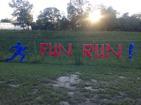 Boosterthon Fun Run design with Solo Cups at New Providence Elementray in Lexington, SC. Jog A Thon Decorations, Boosterthon Fun Run, School Fun Run Decorations, Fun Run Ideas School, School Fun Run, Apex Fun Run, Jesse Hall, Pto Events, Pta Ideas