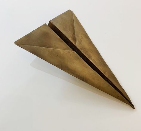 Airplane Sculpture, Sculpture Paper, Wooden Ideas, Abstract Paper, Paper Airplane, Decorative Ideas, Light Sculpture, Paper Airplanes, Metal Art Sculpture