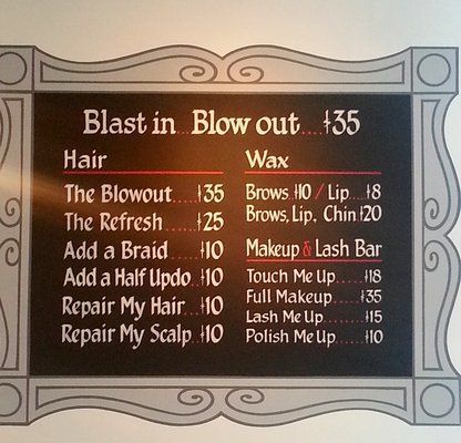 Blast Blow Dry Bar: Photos Blow Dry Bar Ideas, Salon Retail Display, Dry Bar Ideas, Beauty Bar Ideas, Blow Out Bar, Blow Bar, Nyc Hair Salon, Salon Promotions, Home Hair Salons