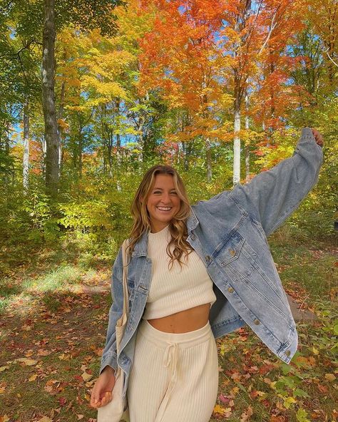 Natalie Downey, Ootd Poses, Autumn Fits, Cold Outfits, Best Poses For Pictures, Fall Photoshoot, Instagram Outfits, Instagram Pose, Fall Fits