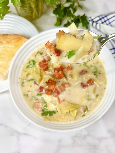 Creamy Cabbage Soup - Simple & Delicious Comfort Food Cream Of Cabbage Soup Recipe, Vegetarian Soup Recipes Easy, Creamy Cabbage Soup, Cabbage And Potato Soup, Potato Soup Vegetarian, Cabbage Potato Soup, Creamy Cabbage, Easy Cabbage Soup, Bacon Soup Recipes