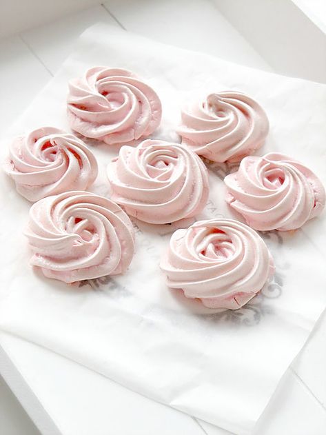 rose meringue cookies | bakeaway Rose Meringue Cookies, Rose Meringue, Cream Sandwich Cookies, Wilton 1m, Jam Tarts, Raspberry Ice Cream, Pink Food Coloring, Frozen Yoghurt, Meringue Cookies