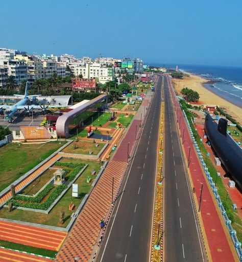 Vizag Beach, Marine Drive Mumbai, India Places, Marine Drive, Cute Movie Scenes, Road Photography, Marina Beach, Visakhapatnam, Beach Road