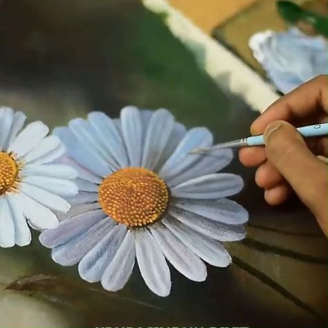 How To Paint A Daisy, Daisy Painting Acrylic Easy, Paint Daisies, Flower Painting For Beginners, Daisy Flower Painting, Flower Painting Tutorial, Art Of Painting, Acrylic Painting Inspiration, Diy Pottery Painting