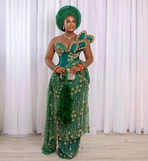 Igbo Bride, Nigerian Lace Styles Dress, African Traditional Wedding Dress, Bride Attire, African Wedding Attire, Traditional Wedding Attire, African Traditional Wedding, Lace Gown Styles, Afrikaanse Mode