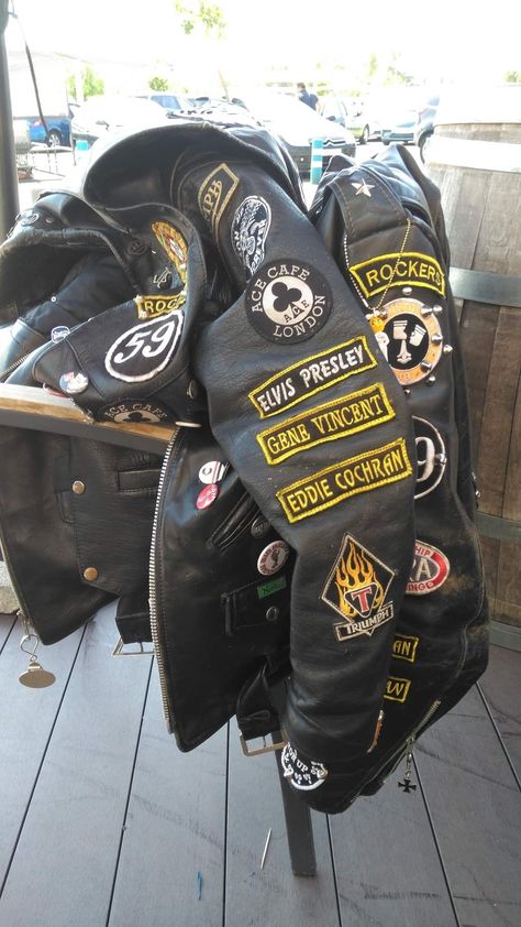 Vest Jacket Outfit, Black Leather Jackets, Boy Bike, Cafe Racing, Biker Gear, Battle Jacket, Teddy Boys, American Casual, Leather Ring