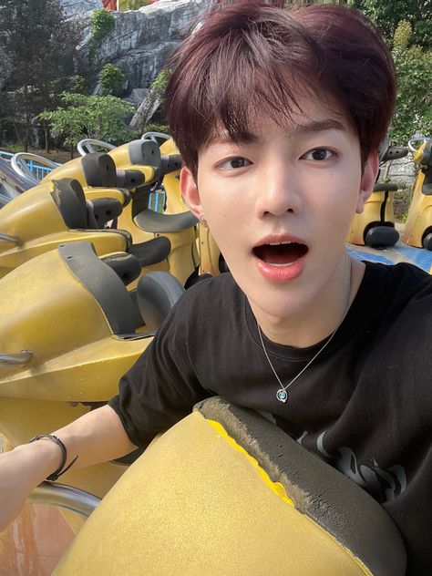 zhang hao from zerobaseone࿐*:･ﾟ #zhanghao #zerobaseone #zb1 Someone Falling, Jelly Babies, Icon X, Zhang Hao, Chinese Boy, Lucky Girl, Amusement Park, Kpop Groups, Cute Icons