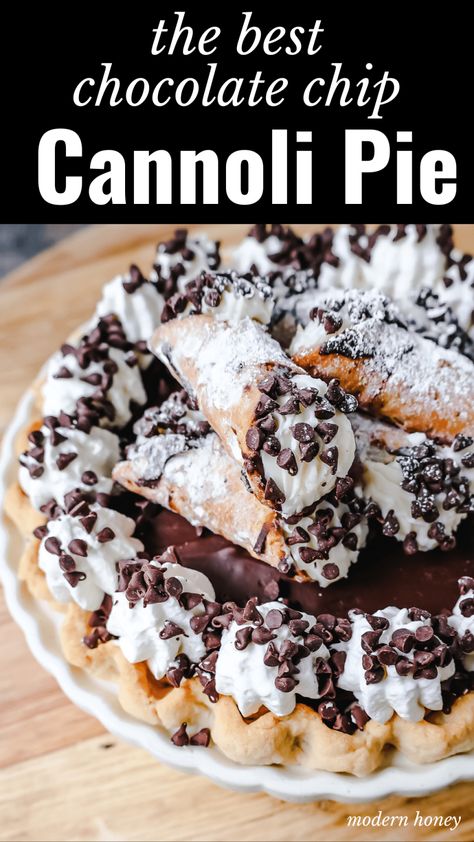 Best Cannoli Pie Recipe The popular Italian dessert -- the famous Cannoli -- but made into a pie. A creamy sweet ricotta and cream cheese filling with mini chocolate chips, topped with chocolate ganache, and freshly whipped cream. Cannoli Pie Recipe, Cannoli Pie, Cannoli Desserts, Sweet Ricotta, Popular Pies, Cannoli Cake, Modern Honey, Cannoli Recipe, Cannoli Cream