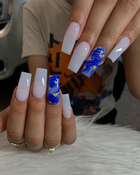 Blue And Clear Acrylic Nails, Birthday Nails Blue And White, Short Square Acrylic Nails Designs Blue, Short Nail Set Blue, Blue Bday Nails, Blue And White Graduation Nails, Cute Acrylic Nail Designs Medium Length, Royal Blue And White Acrylic Nails, Short Birthday Nails Acrylic