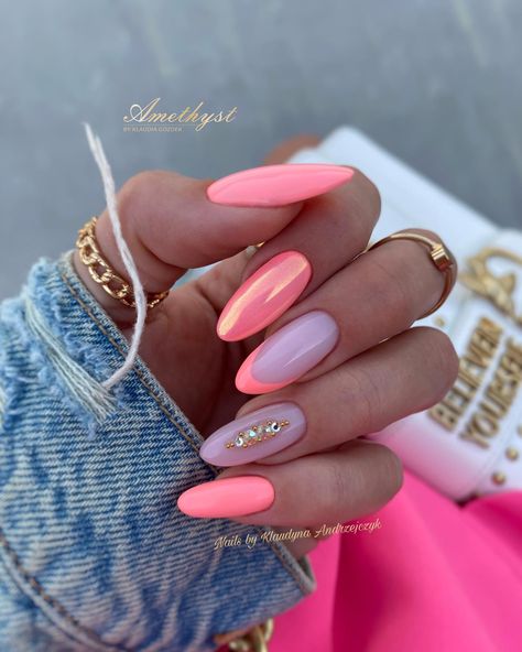 Bright Peach Nails, Hawaii Nails, Pink And Glitter, Peach Nails, Pink Glitter Nails, New Nail Polish, Diamond Nails, Nail Designs Glitter, Mani Pedi