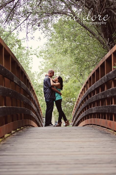 Engagement Bridge Engagement Photos Bridge Ideas, Couples Photoshoot Poses Bridge, Engagement Photos On A Bridge, Couple Photoshoot Bridge, Couple Poses On Bridge, Bridge Photoshoot Couples, Couples Bridge Photography, Bridge Couple Pictures, Engagement Photos On Bridge