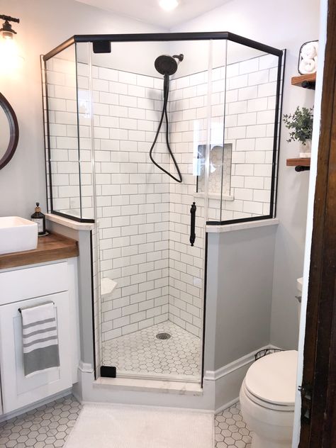 Farmhouse bathroom Corner Bathroom Shower Design, Corner Shower For Small Bathrooms, 4x4 Bathroom Layout, Small House Bathroom Design, Small Stall Shower Ideas, 5x6 Bathroom Layout, 7x7 Bathroom Layout, 7x7 Bathroom, 6x6 Bathroom Layout