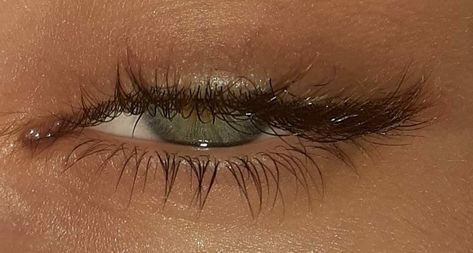 Beautiful Eyes Color, Thick Eyebrows, Eye Photography, Beauty Goals, Aesthetic Eyes, Longer Eyelashes, Glow Up Tips, Hazel Eyes, Long Lashes